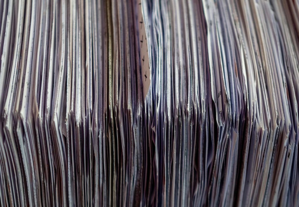 свидетельств о рождении, усыновлении, браке, разводе, смерти, смене имени, паспортов, военных билетов, трудовых книжек, дипломов и аттестатов, судебных и медицинские документов, справок о реабилитации и репрессиях и т.д.